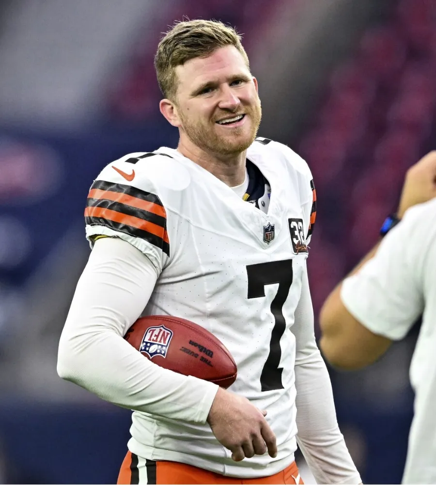Shock Cut Warning: Browns Teeter on Dropping Vet Kicker Dustin Hopkins in Grip of Roster Shake-Up!