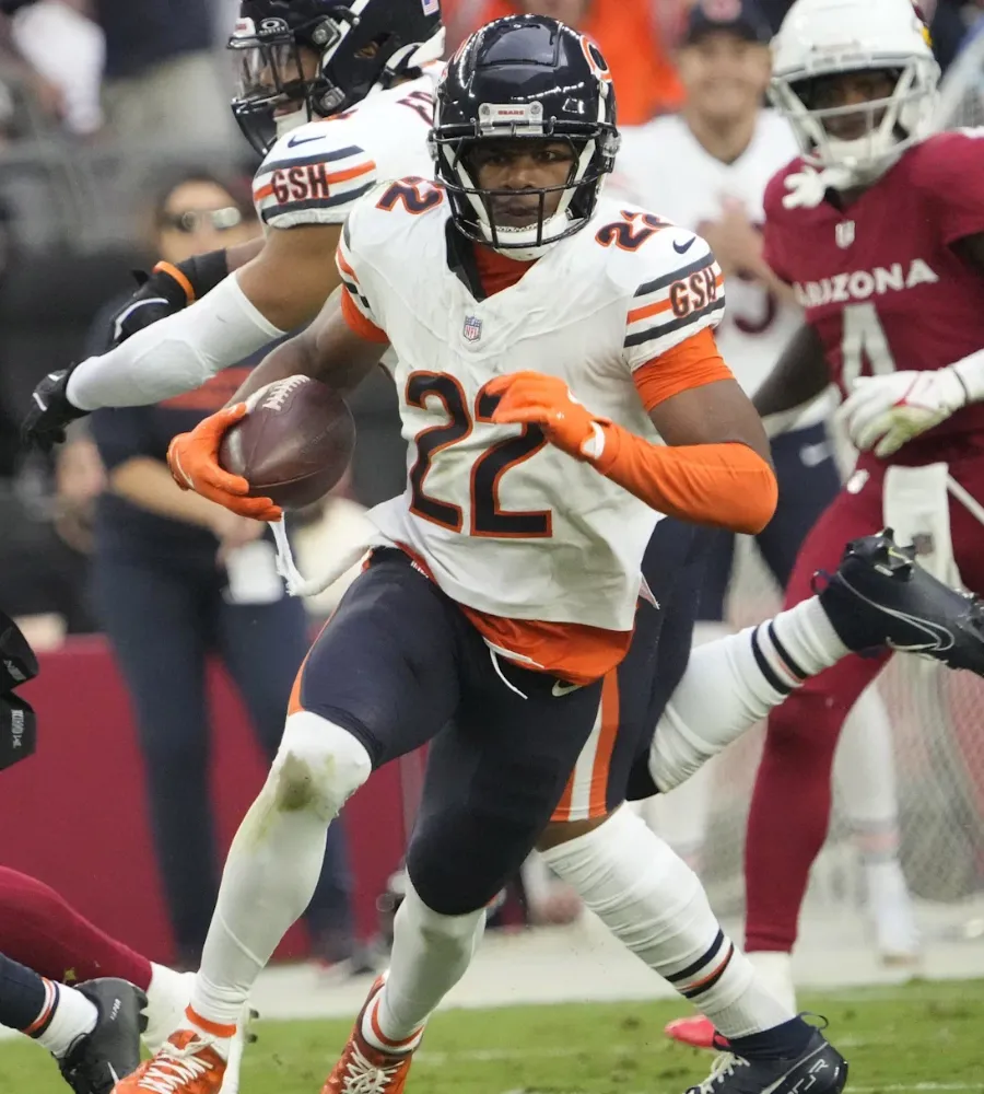 Bears’ Hidden Goldmine: Bagent vs Keenum QB Battle Steals Spotlight in Super-Deep NFC North!