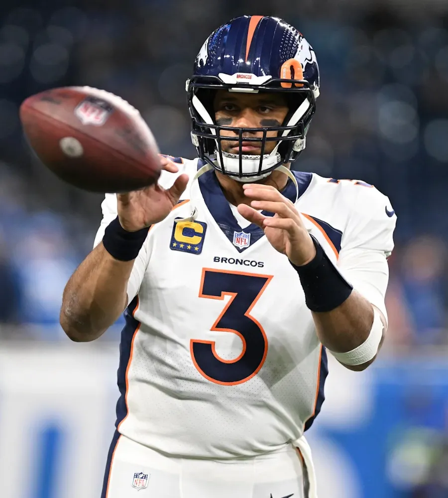Staggering Demand: Wilson Shockingly Asked Broncos for a Jaw-Dropping $350 Million Extension!