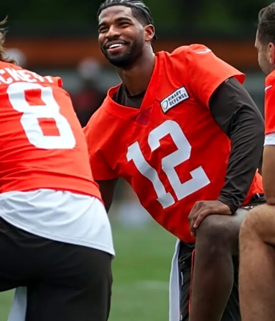 'I Think They Are Going to Roll' With Kenny Pickett – Browns Quarterback Competition Update