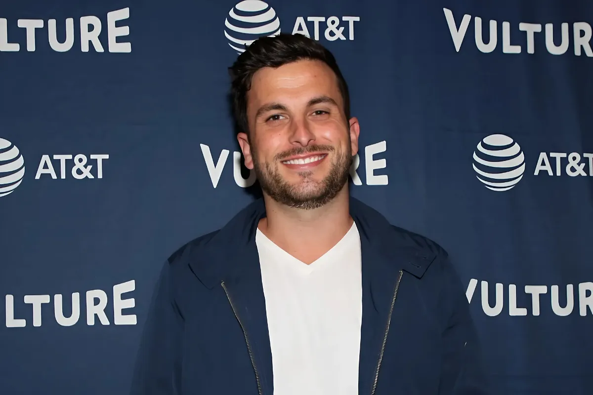 Tanner Tolbert Thinks It’s ‘Weird’ to Mix ‘Golden Bachelor’ Contestants Into ‘Bachelor in Paradise’ tram