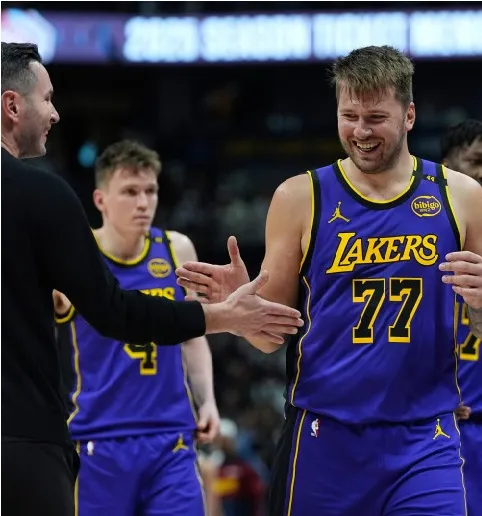 Lakers Trade Pitch Lands Former No. 1 Overall Pick as New Center