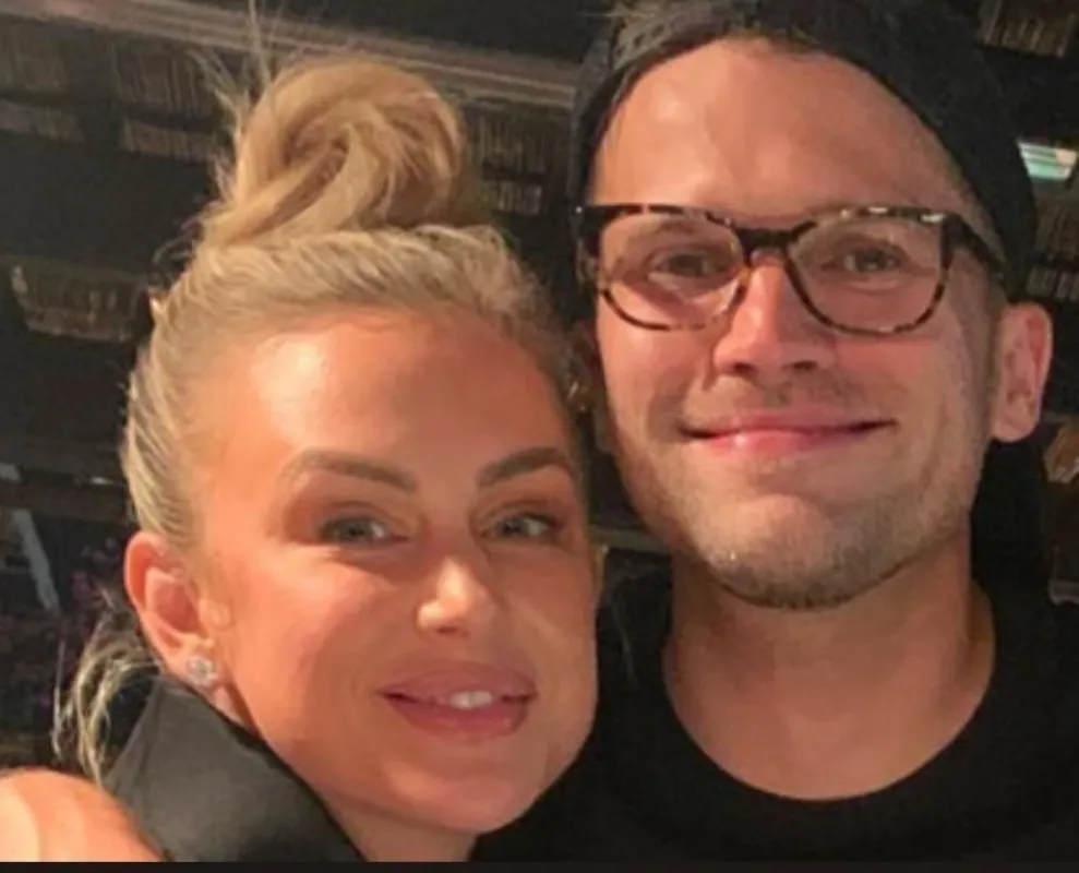 Yes, It’s True! Thom Schwartz and Lala are dating – fans are going crazy