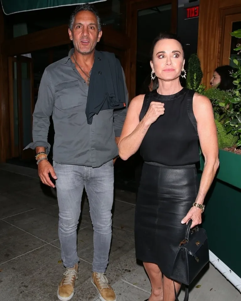 Kyle Richards and Mauricio Umansky Announce Shocking Divorce After 27 Years of Marriage, Splitting $200 Million Fortune