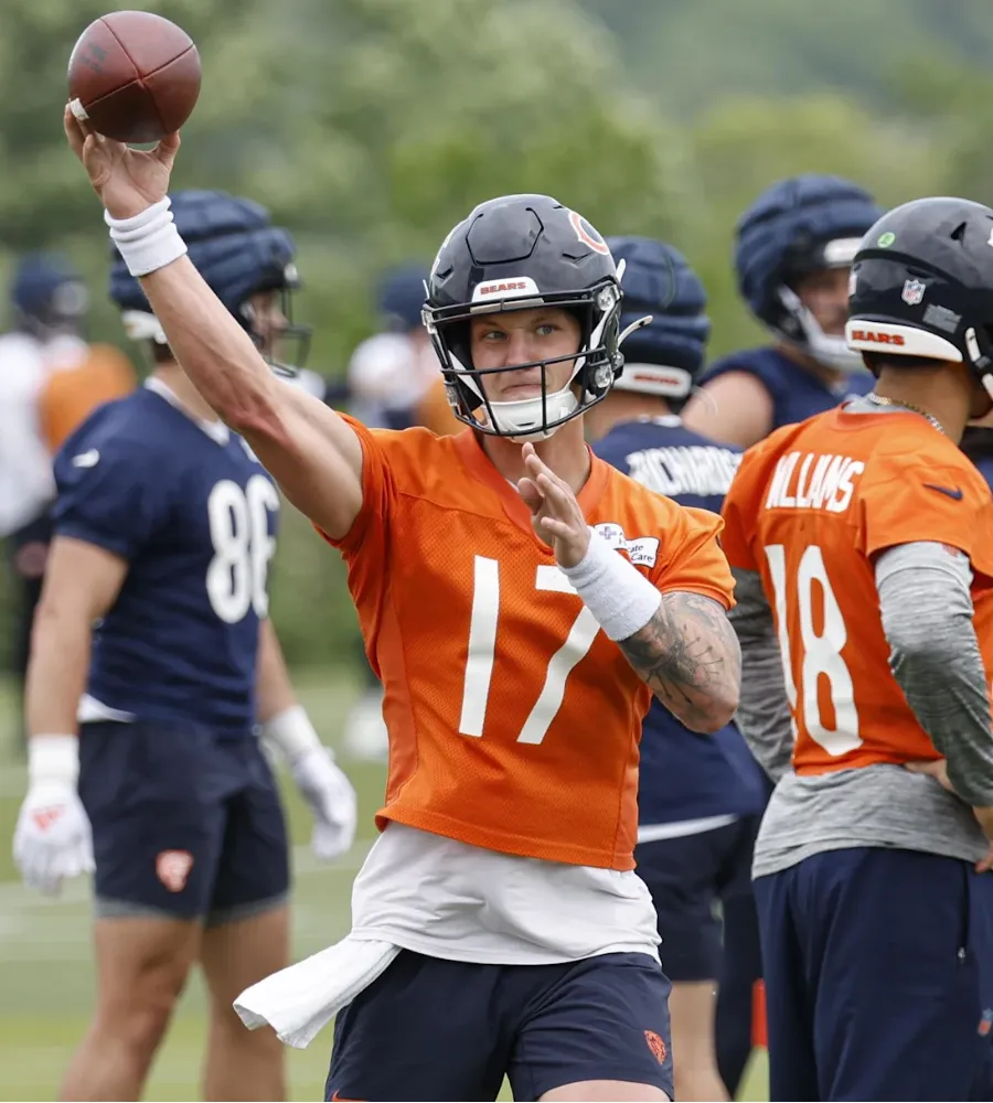 More Chicago Bears QB criticism of past staff but not from Caleb Williams