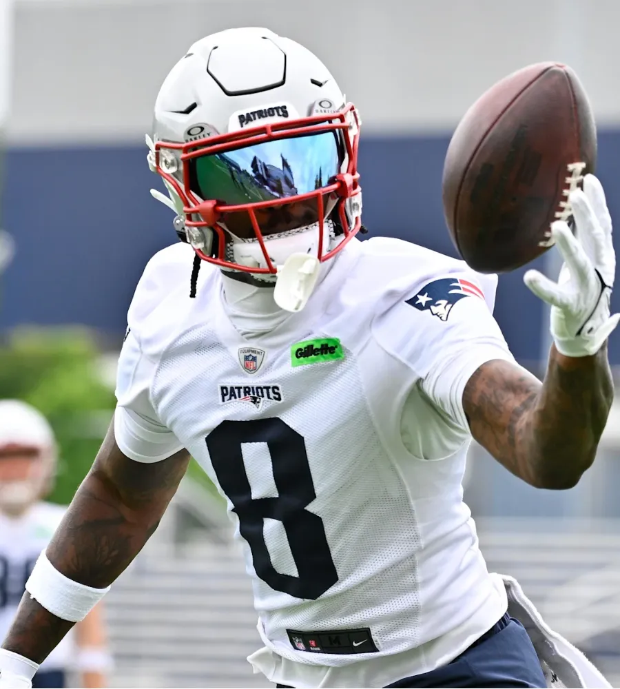 Patriots Ignite the Offense: Diggs Dominates OTAs — Blasts Boat Drama with Laser Focus!