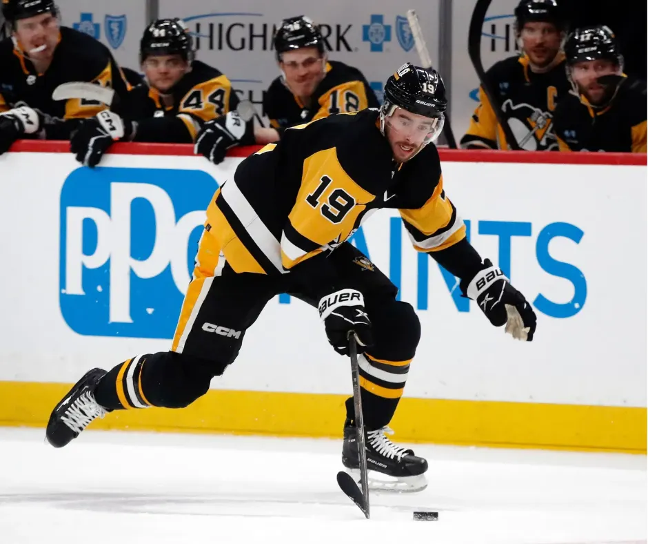 Ex-Penguins Forward Signs Extension With Current Team