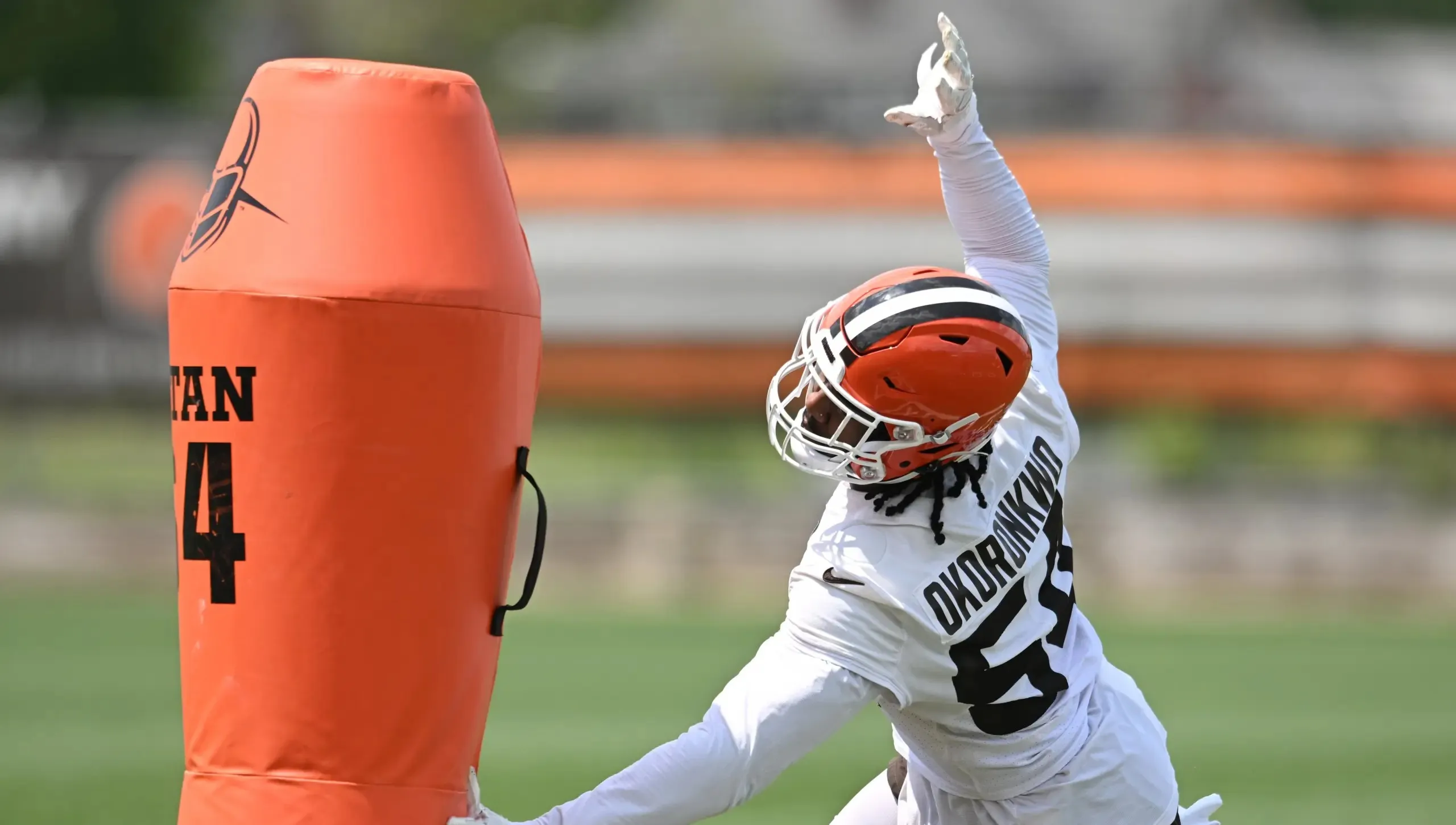 BREAKING: Browns Release $19 Million Pass Rusher – 3 Suitors Emerge