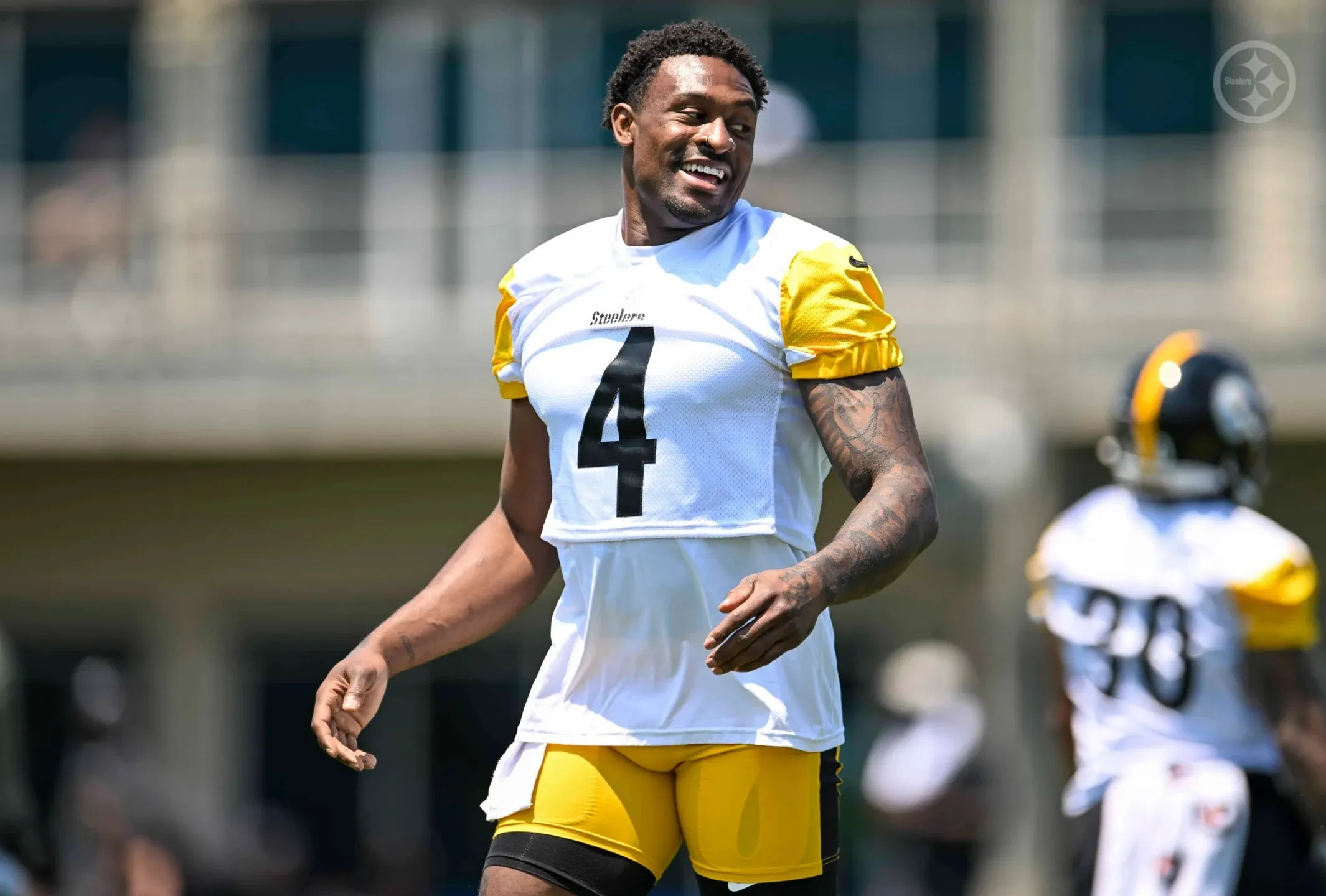 Former NFL nutritionist warns Steelers WR DK Metcalf’s candy diet poses injury risk Former NFL nutritionist warns Steelers WR DK Metcalf’s candy diet poses injury risk