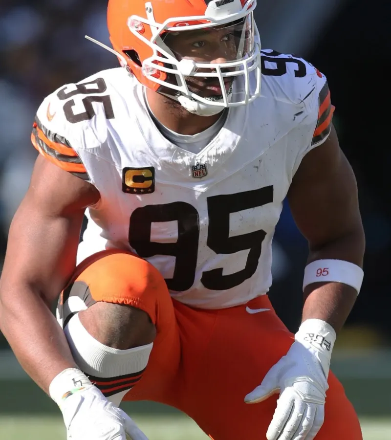 Pros and Cons of Lions Signing Released Browns Defensive End