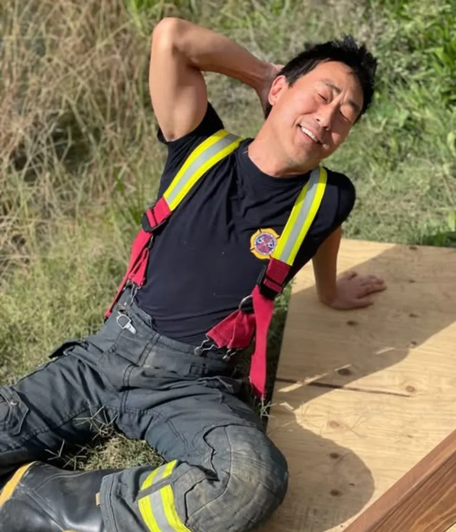 ‘9-1-1’ Star Kenneth Choi Shares a Fun Behind-the-Scenes Moment as Chimney Takes a Break