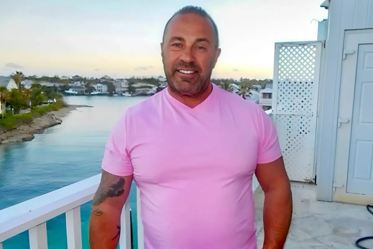 RHONJ’s Joe Giudice Asks President Trump for a Pardon After Deportation for Crimes as Ex Teresa and Daughters Show Support, Plus Siggy Flicker Hints She’s Working on Case-quang