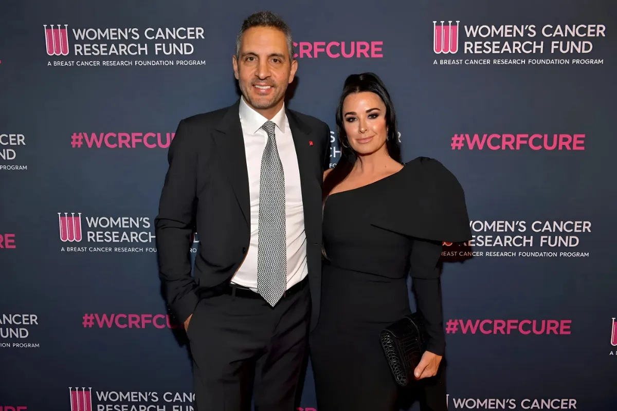 Mauricio Umansky Opens Up About Uncertain Future With Kyle Richards tram