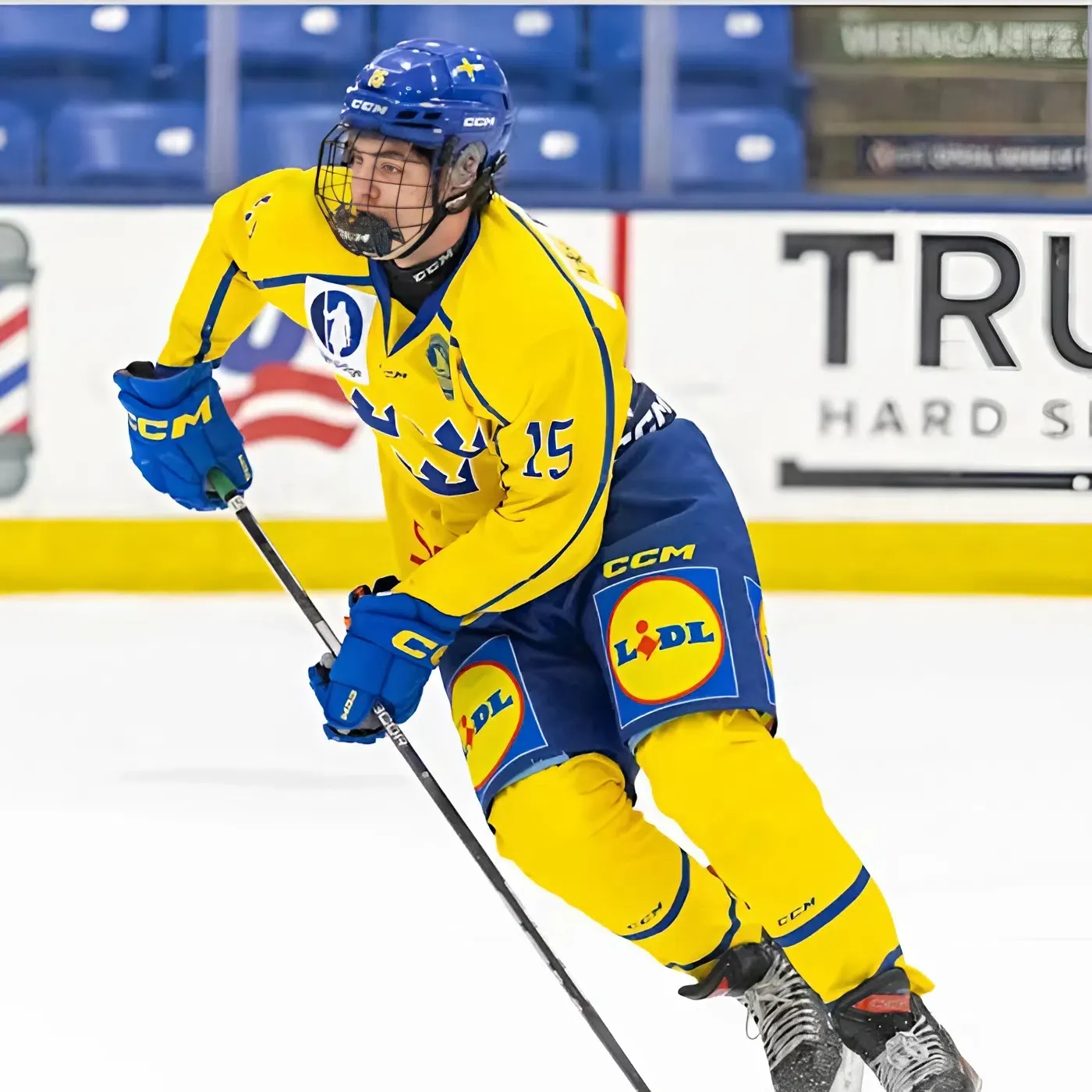 Blackhawks insider reveals 4 players team is considering drafting 3rd overall