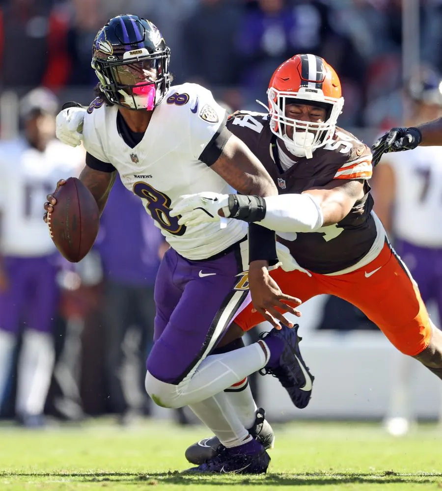 Bears Could Make Pass-Rusher Splash Before Camp After Vet's Release