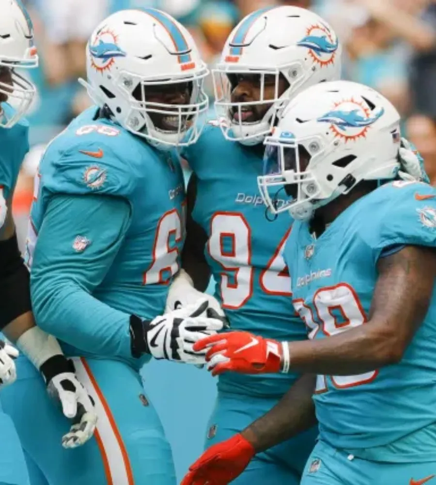 Dolphins predicted to send $72 million veteran to Bears in shocking three team trade-copy