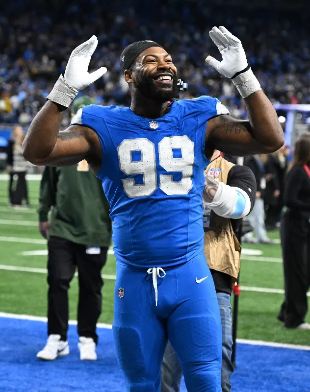 Lions urged to make underwhelming trade for pass-rusher (it's not Za'Darius Smith)