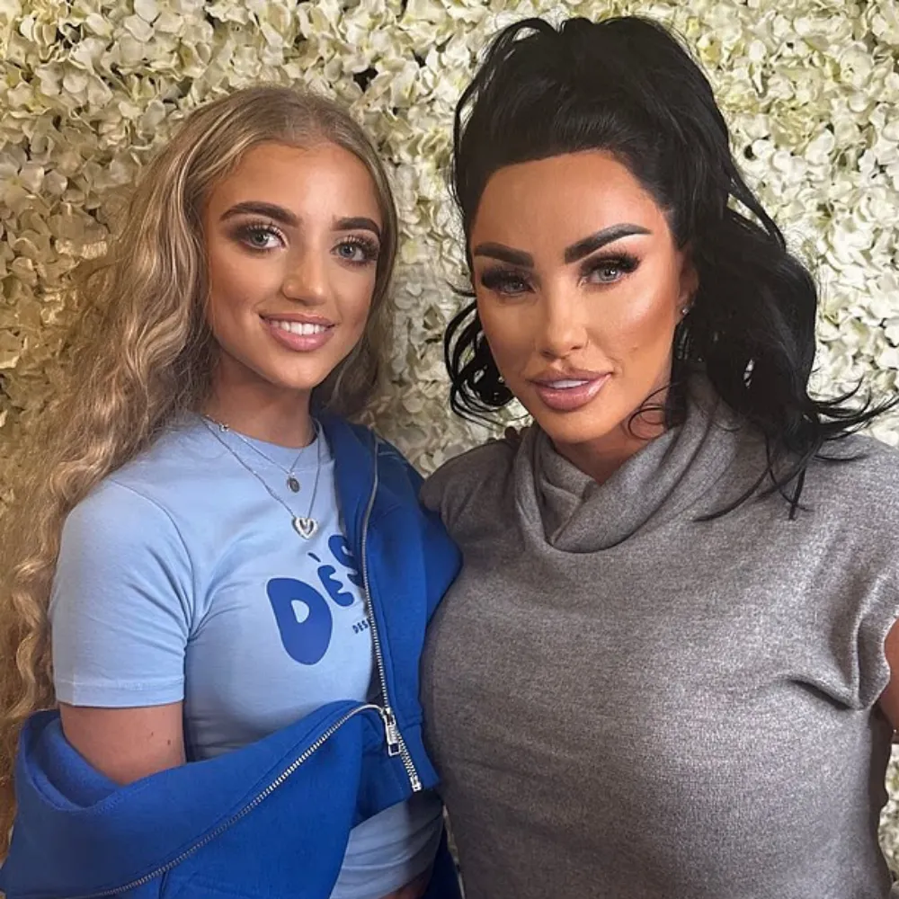 Katie Price left humiliated after being forced to delete 18th birthday tribute to daughter Princess - suong