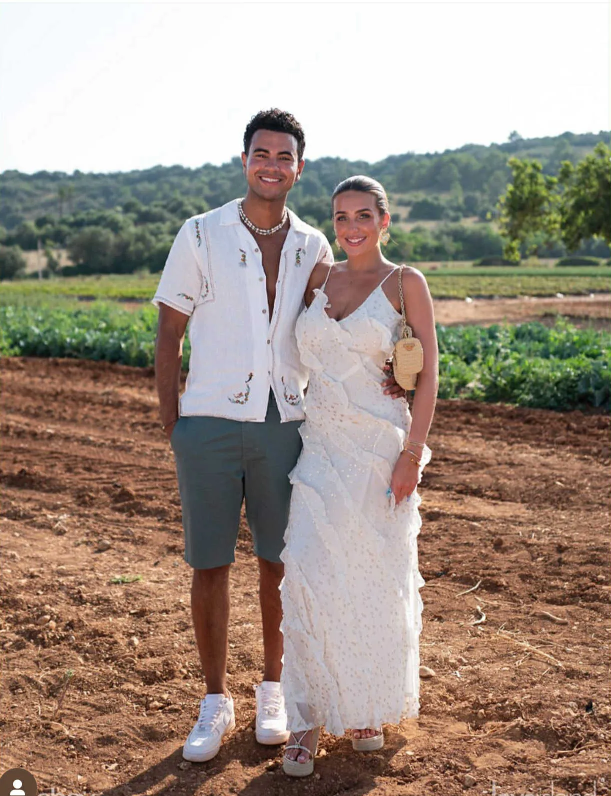 Toni and Harrison picked pre-loved with @eBay_UK for their sweet strawberry date