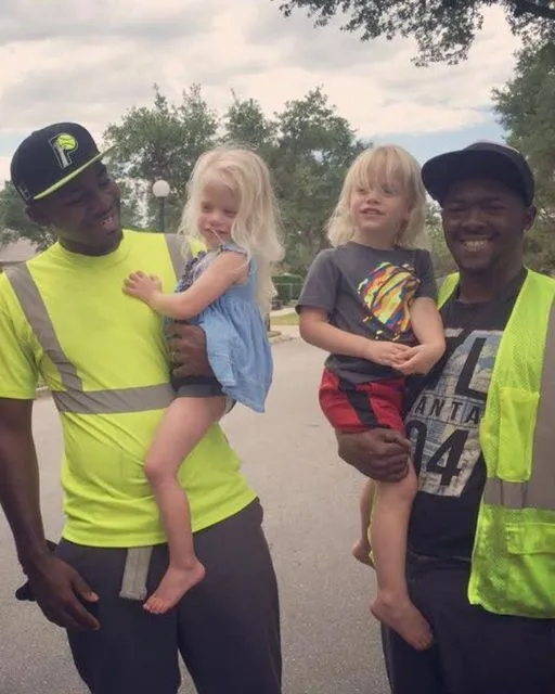THEY WAITED FOR THE GARBAGE TRUCK EVERY MONDAY—AND THEN SOMETHING CHANGED THEY WAITED FOR THE GARBAGE TRUCK EVERY MONDAY—AND THEN SOMETHING CHANGED