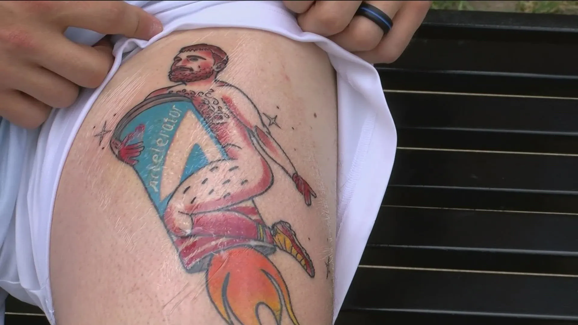 Ohio officer explains why he got a Travis Kelce pin-up tattoo with zero regret