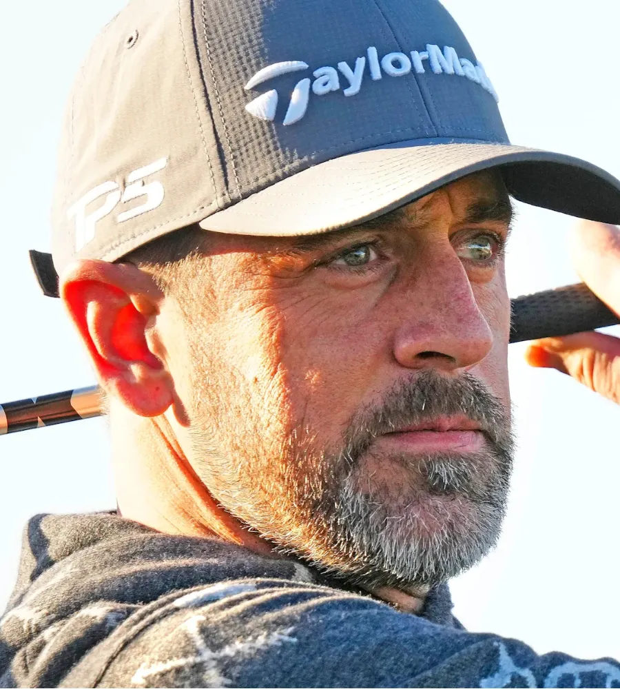 Aaron Rodgers’ Secret Wife Sparks Scandal: Real Marriage—or Clever Privacy Play?