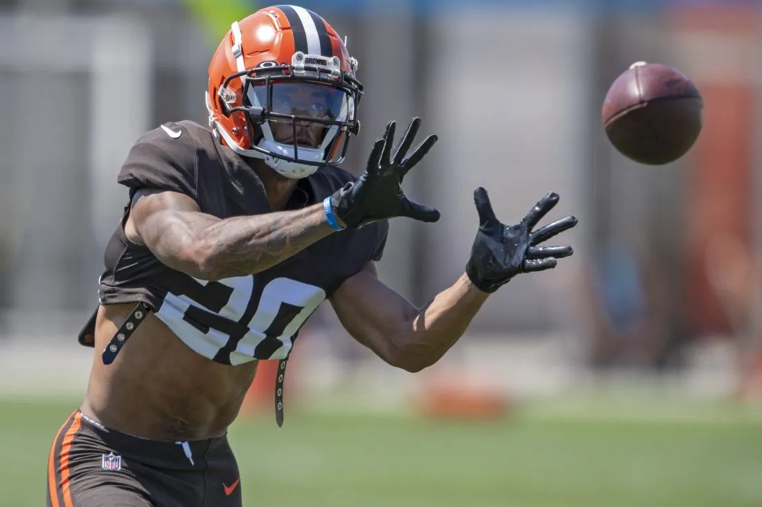 Browns Trade Proposal Ships Out Misfit First-Round Pick to Vikings