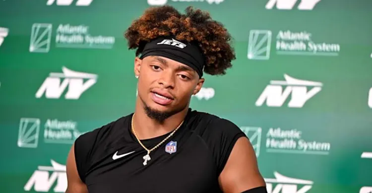 Justin Fields Pigeonholed As ‘Bridge’ To Next Jets Franchise QB