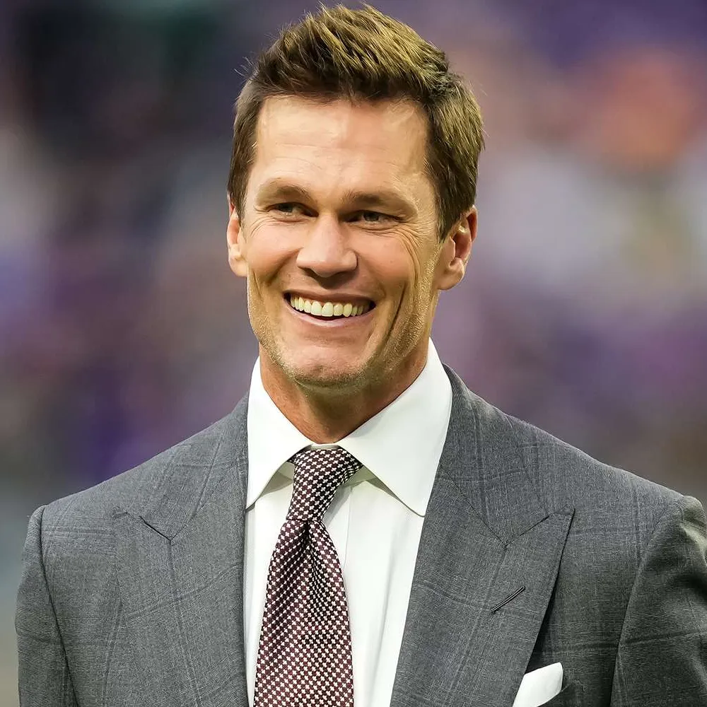 ‘I love Mark’ – Tom Brady breaks silence on his behind-the-scenes role with the Raiders as he praises owner Mark Davis and insists he’s helping ‘on and off the field’ amid coaching shakeup and playoff hopes - suong