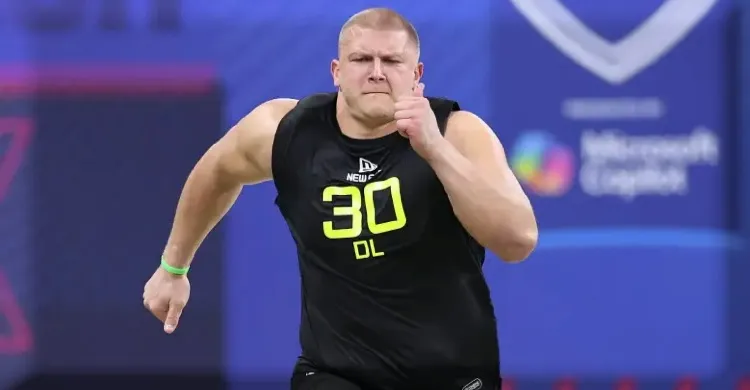 Rookie ‘Vanilla Gorilla’ Draws Raves From Eagles Teammates