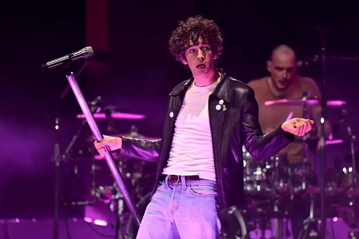Taylor Swift fans spot 'clue' Matty Healy took aim at singer during Glastonbury performance ngocc