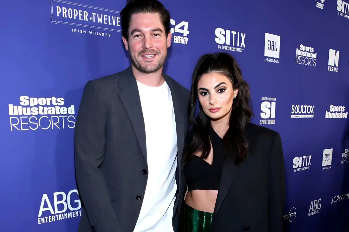 Paige DeSorbo Shuts Down Rumor She ‘Ruined’ Craig’s Proposal as NYE Allegations and Solo Bar Pic Emerge tram
