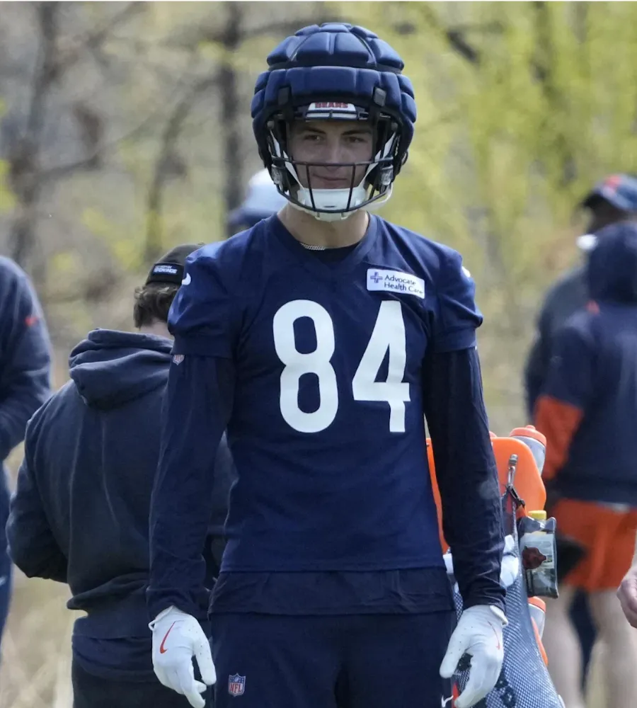 Chicago’s Bold Move: Bears’ TE Colston Loveland Takes Center Stage Despite Reality Check