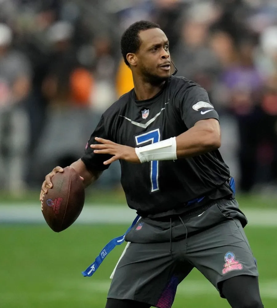 Raiders QB Geno Smith Spams ‘Big Bucks’ Trash Talk During Heated Verbal Exchange