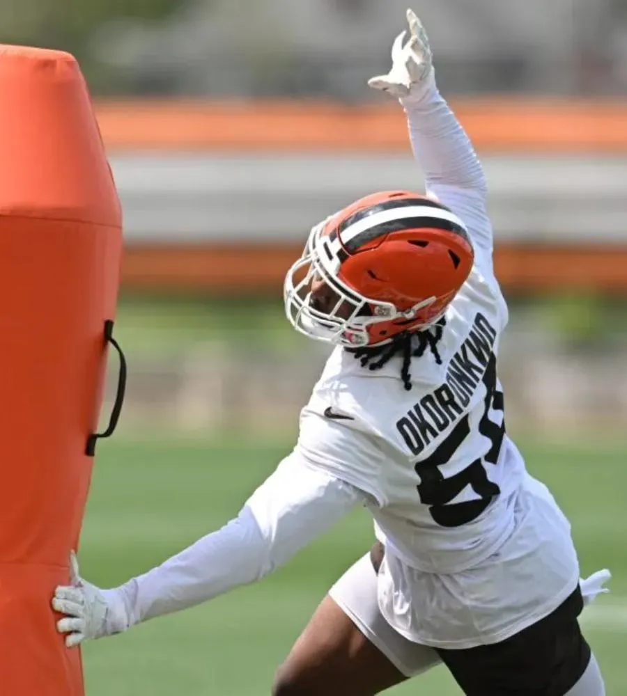 Bears Free-Agent Option Emerges After Release of Browns Edge Rusher