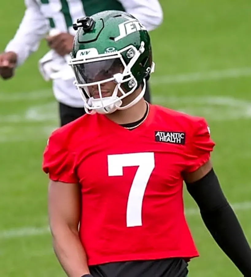 Why Insane Justin Fields Stat Should Excite Jets Fans
