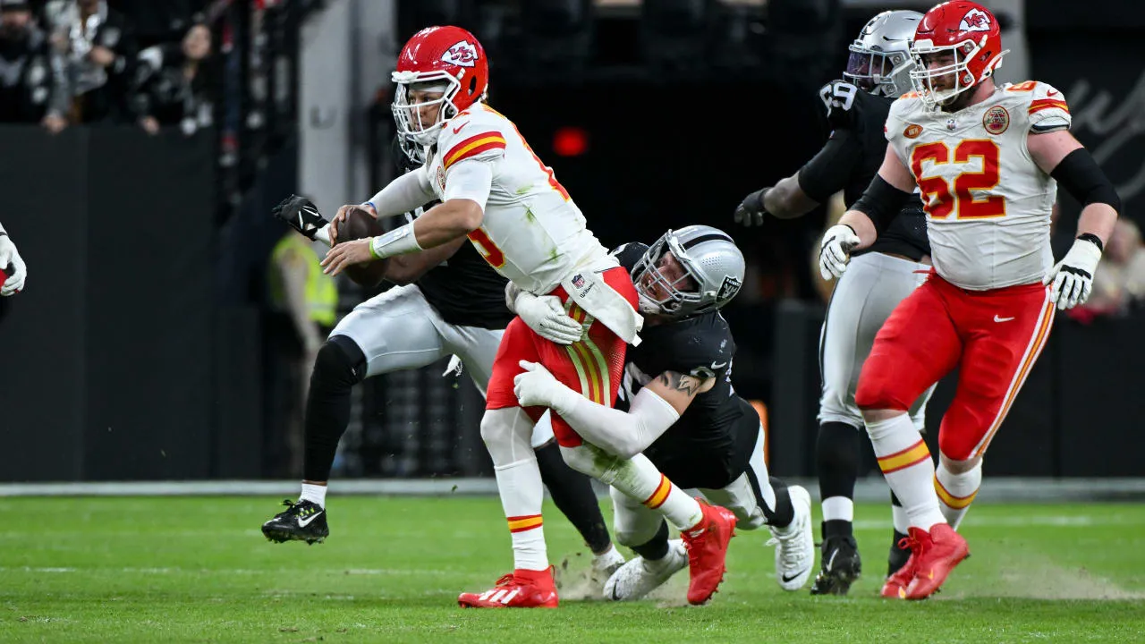 Maxx Crosby Has Strong Words for Patrick Mahomes & Chiefs Ahead of 2025 Season