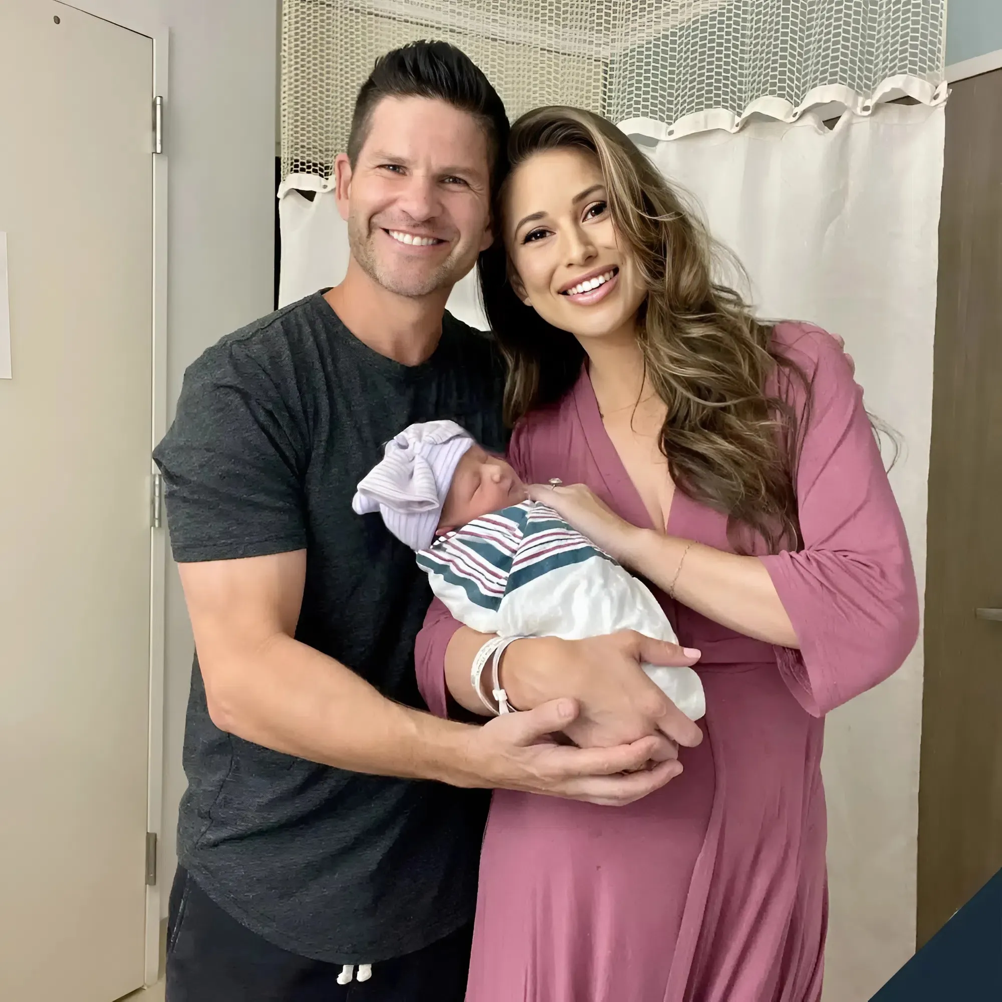"Nia Sanchez Reveals Shocking Reason Why She and Her Husband Had to Sell Their $1.3 Million House After Just 3 Months – Huge Hospital Bills and Costs of Having a Fourth Child Shock Fans!"