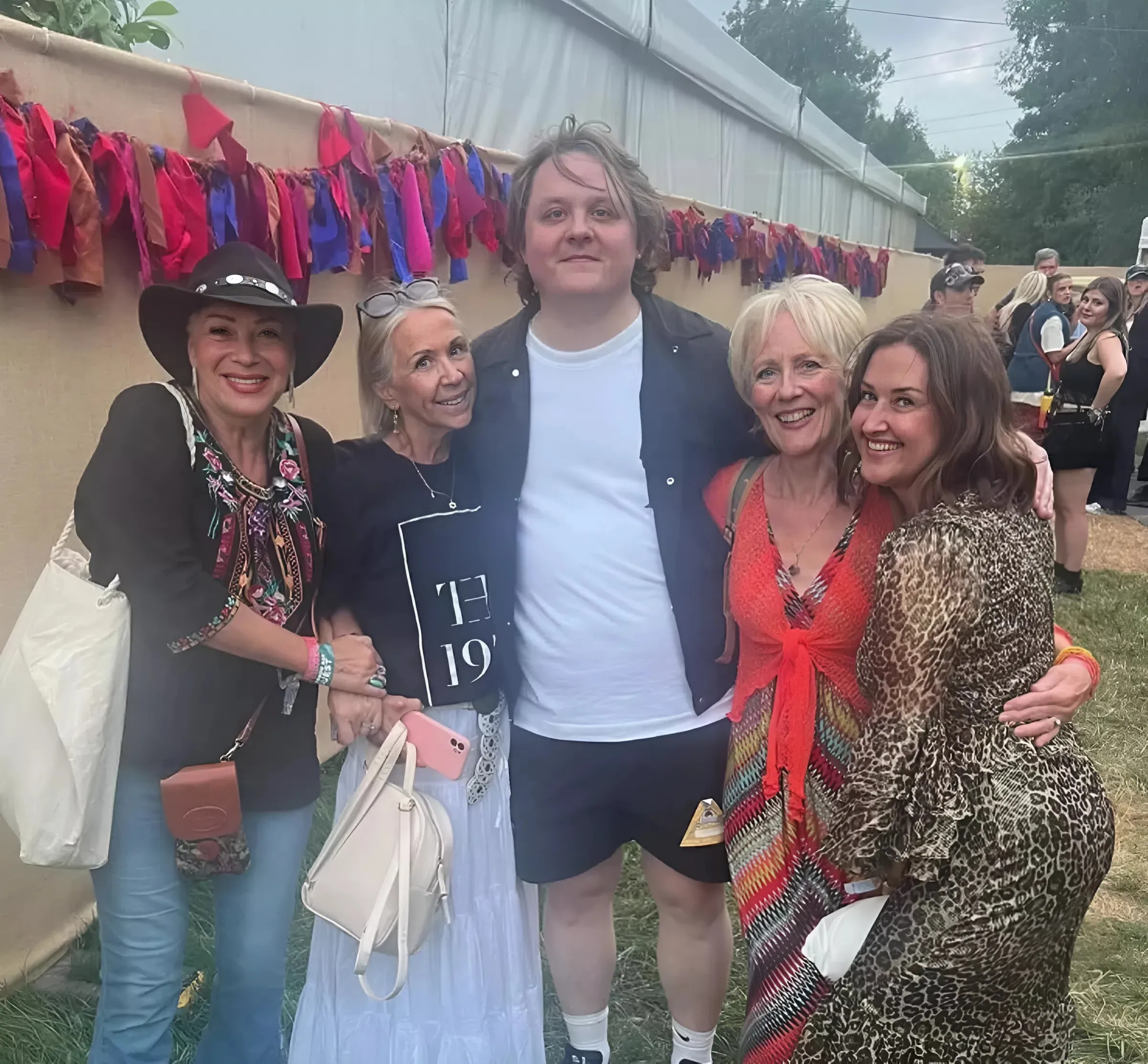 Lewis Capaldi Spotted Partying with Loose Women Star and Friends at Glastonbury trucc