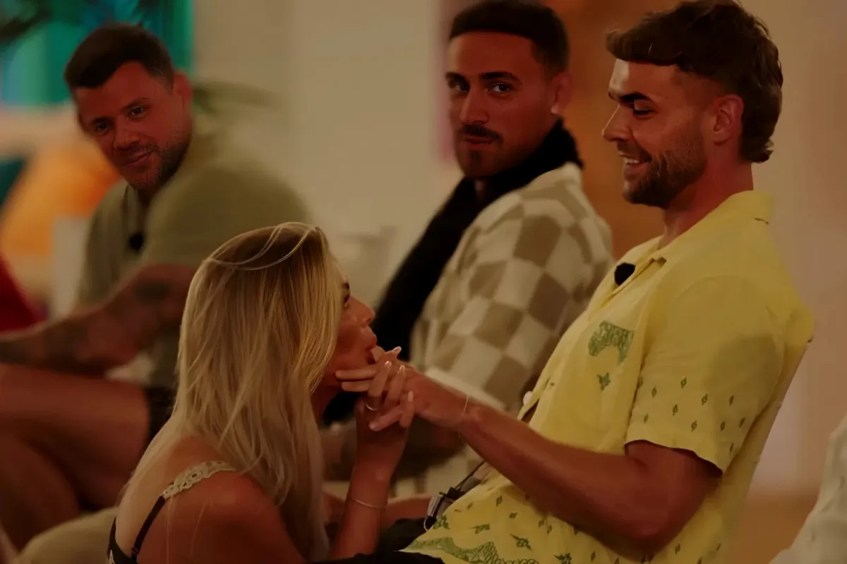 Love Island fans brand Islander the ‘real villain’ after shock Heart Race Challenge moment and demand ‘get... ngocc