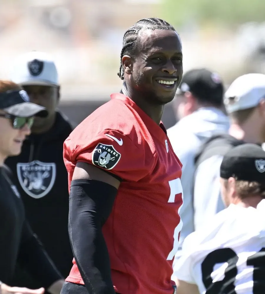 Raiders quarterback Geno Smith speaks on his fiery actions in viral video
