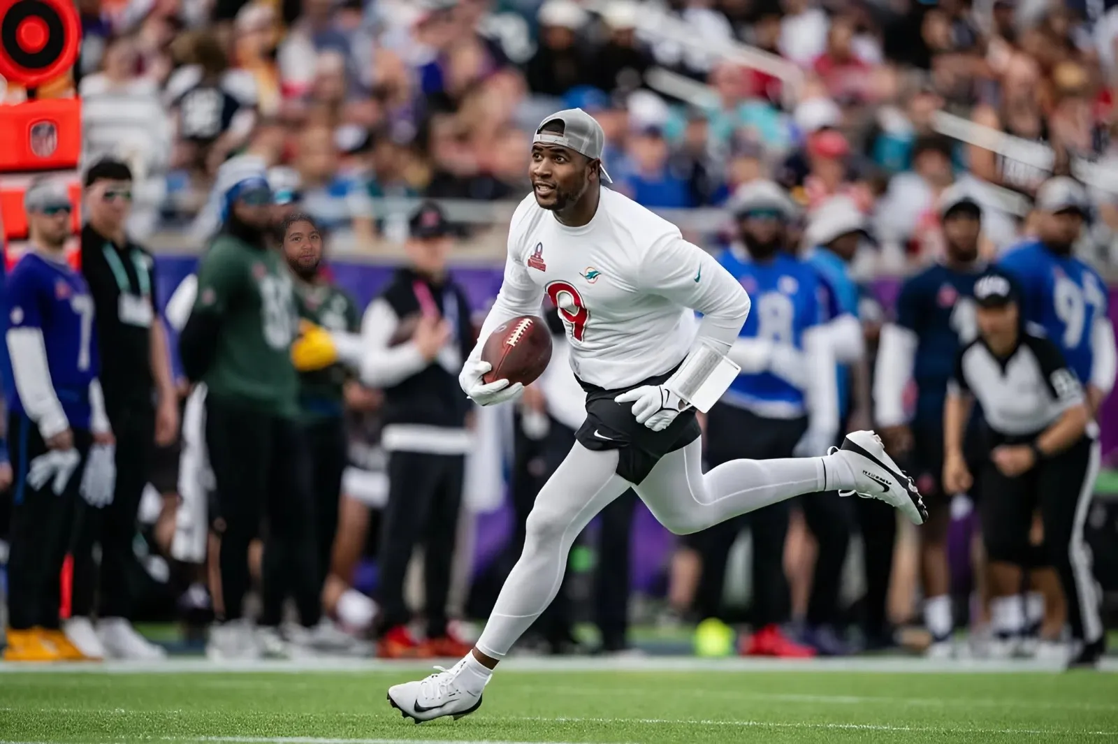 Steelers Give Key Update on Newly Acquired TE Jonnu Smith