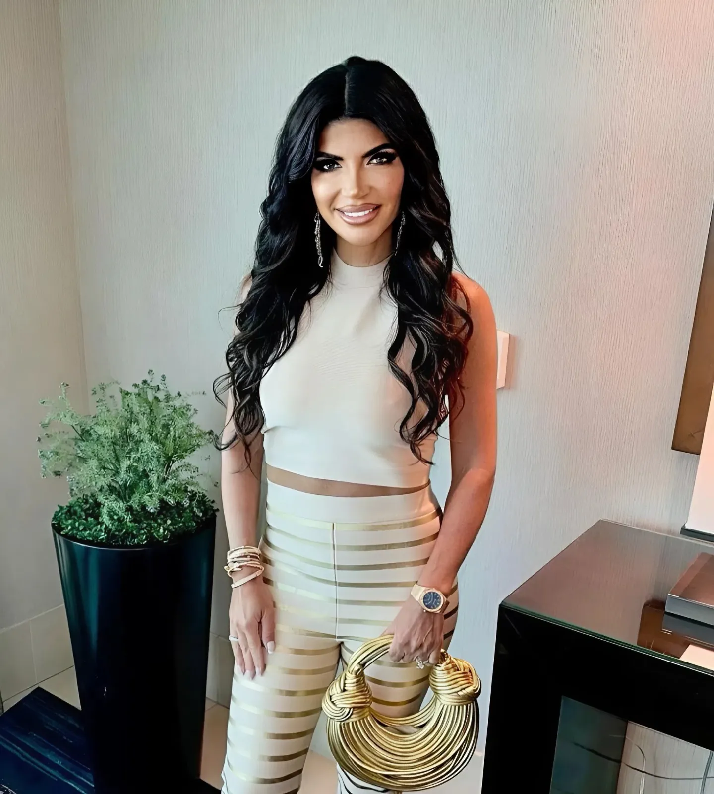 RHONJ’s Teresa Giudice Opens Up About Her Finances & Admits She Wants Financial Help From Ex Joe, Plus Reveals She “[Made] Changes” to Her Team & Insists She’s Taking Accountability