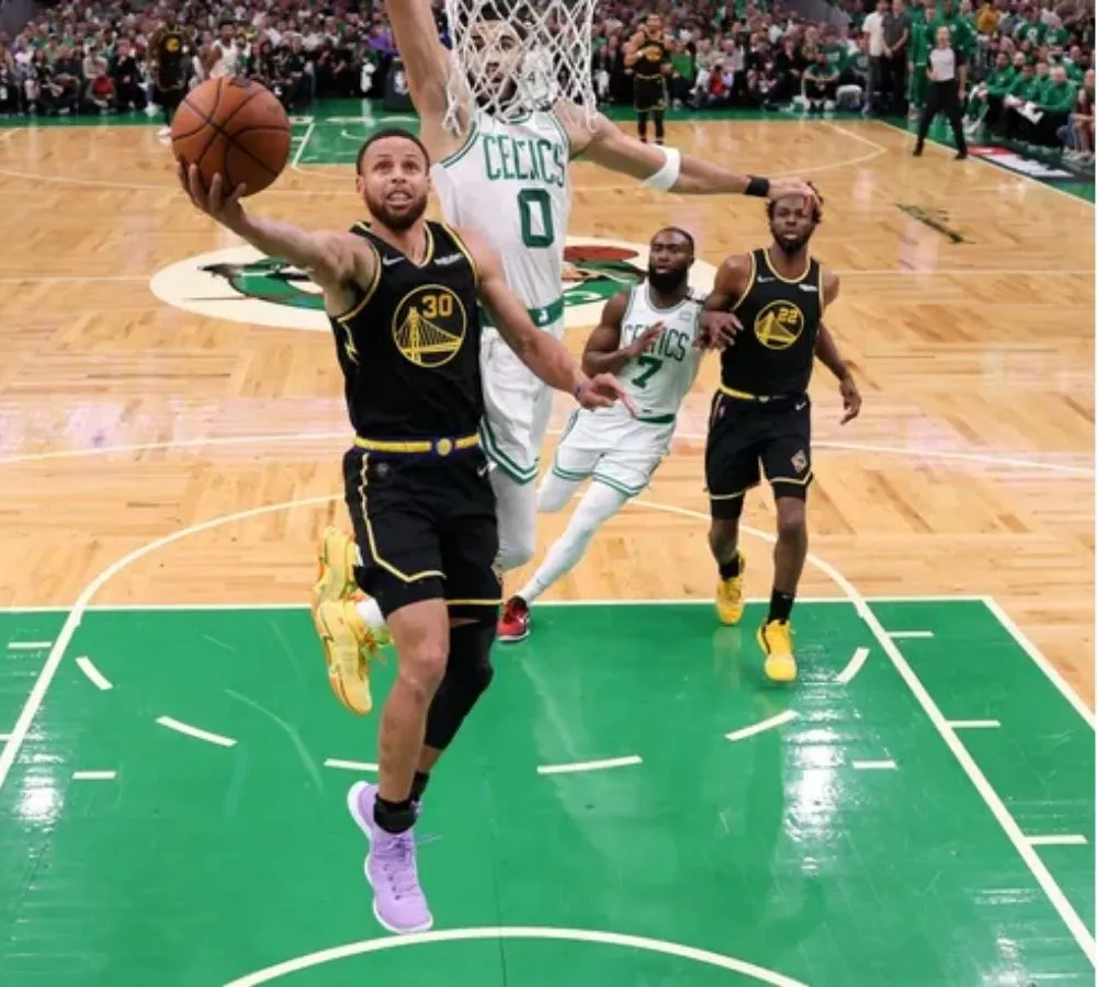Warriors Targeting Champion Center as Free-Agent Upgrade: Report