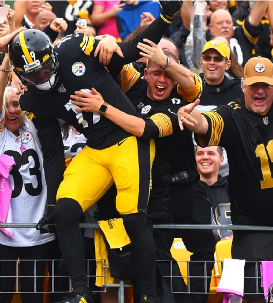 Eagles–Steelers Buzz Explodes After Steelers' Ramsey & Smith Blockbuster