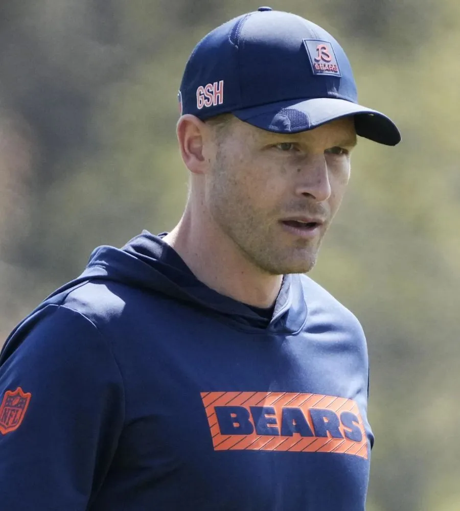 Bears get an ideal fit for Ben Johnson's offense in very early 2026 mock draft