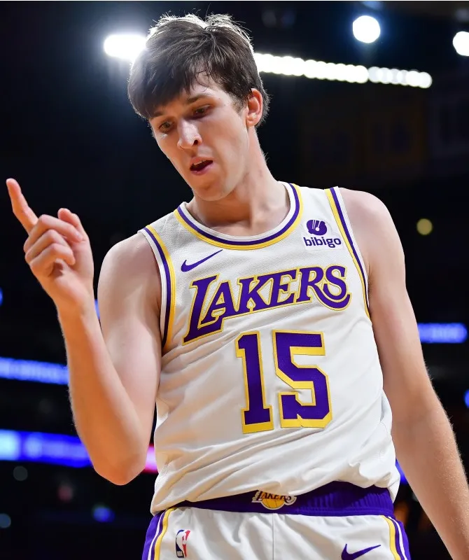 Lakers Express Trading for 7-Foot Center Amid FA Struggles: Report