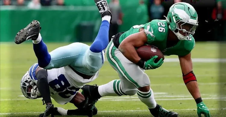 Eagles’ $41 Million All-Pro RB Says Cowboys ‘Never Picked Up Phone’ in Free Agency