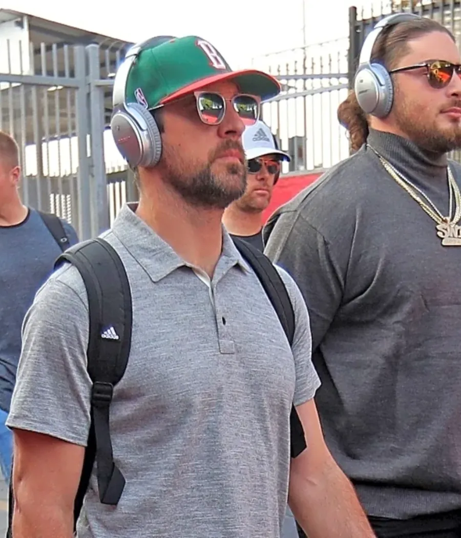 Former Packers OT David Bakhtiari pokes fun at Aaron Rodgers in Jordan Love wedding post