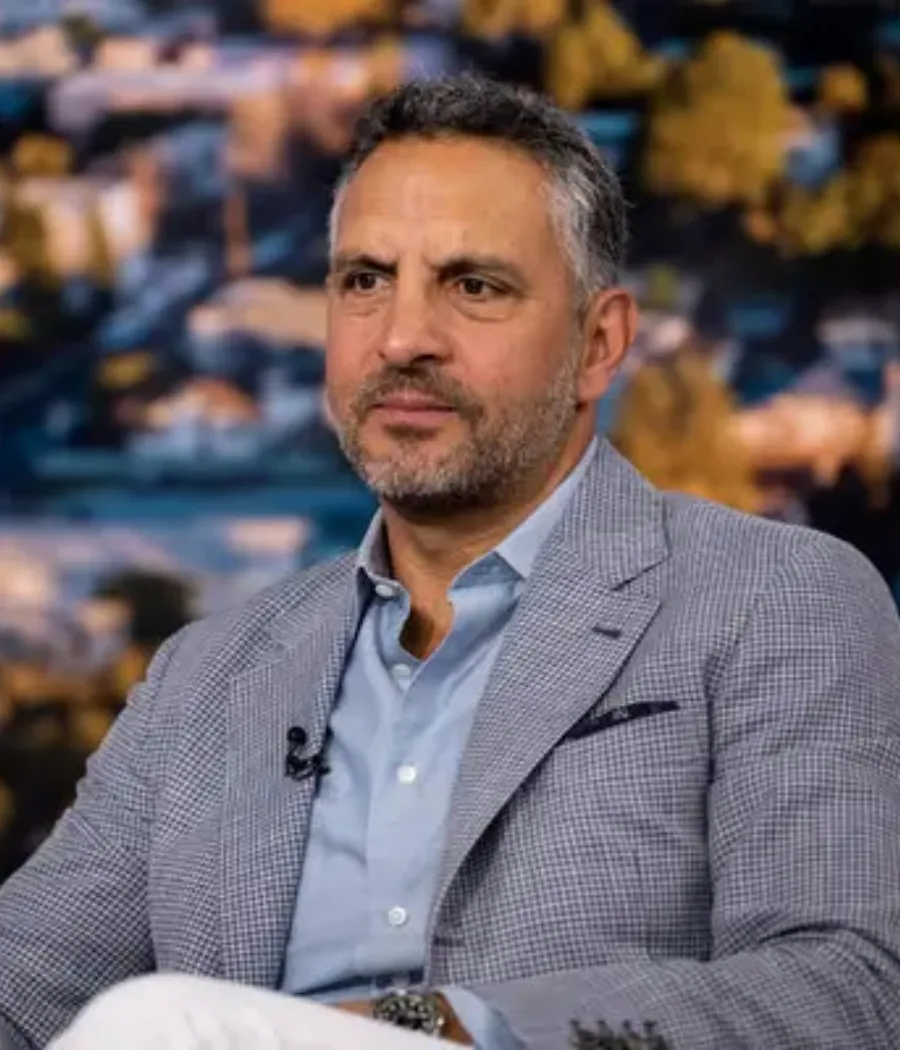 Celebrity Broker Sues National Association of Realtors Over House Listings